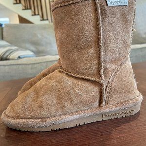 Girls Toddler Winter Suede boots with sheepskin footbed Size 11 Bearpaw brand